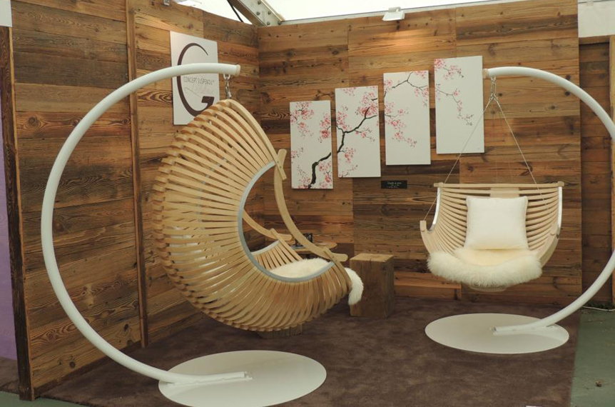 ../pictures/pic_big/news/1358803935_08-pendant-garden-chairs gallery.JPG